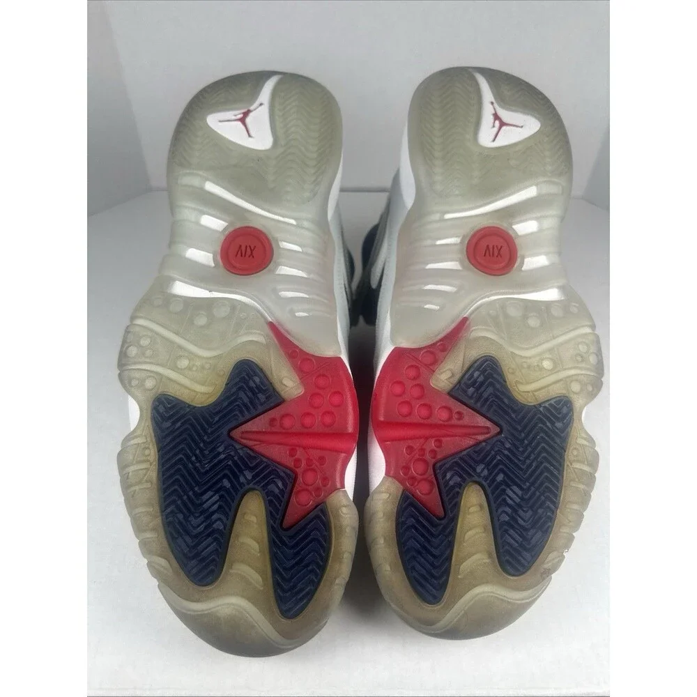 Men’s 9.5 Jordan Jumpman Two Trey sneakers White/Midnight Navy/University Red
